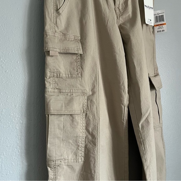 Feisty Curvy Low Rise Relaxed Cargo Pants - Tan - Picture 4 of 8